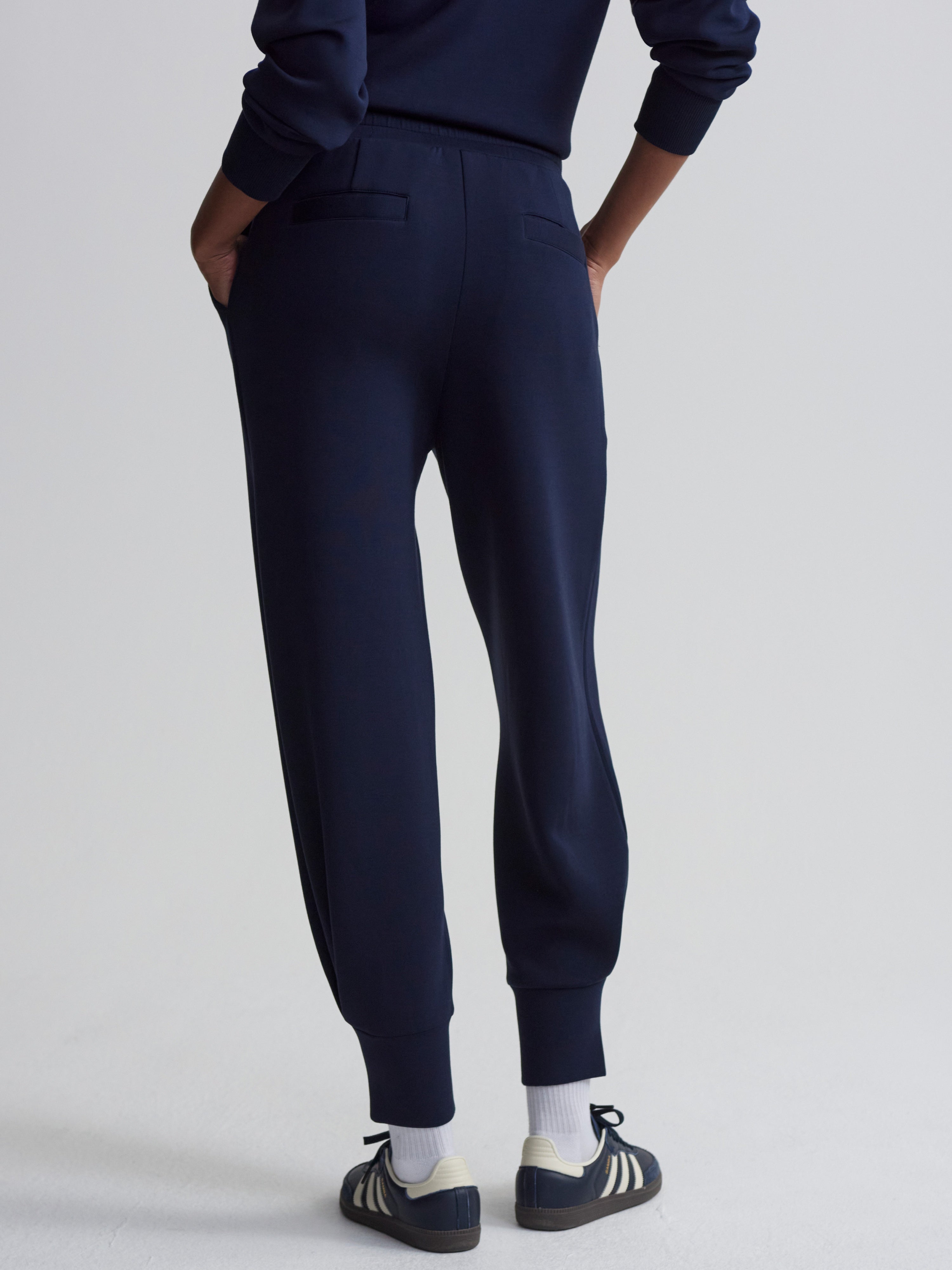 The Relaxed Pant - Navy