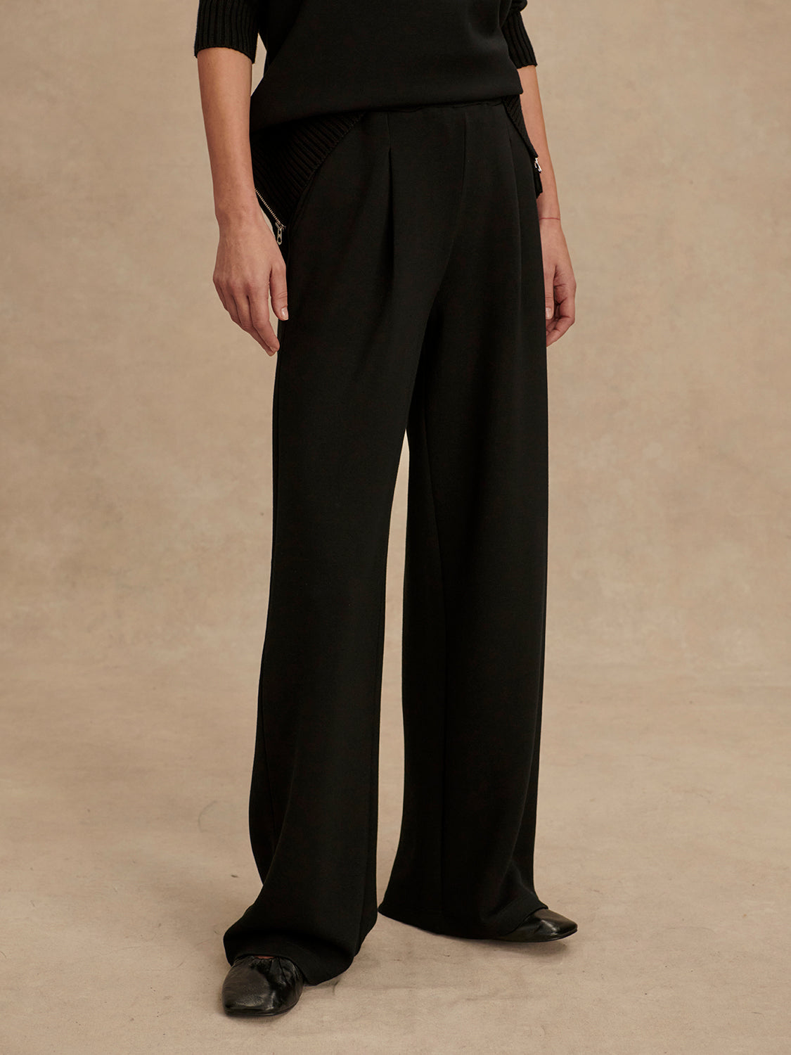 The Extra Wide Leg Pant 29.5 - Black