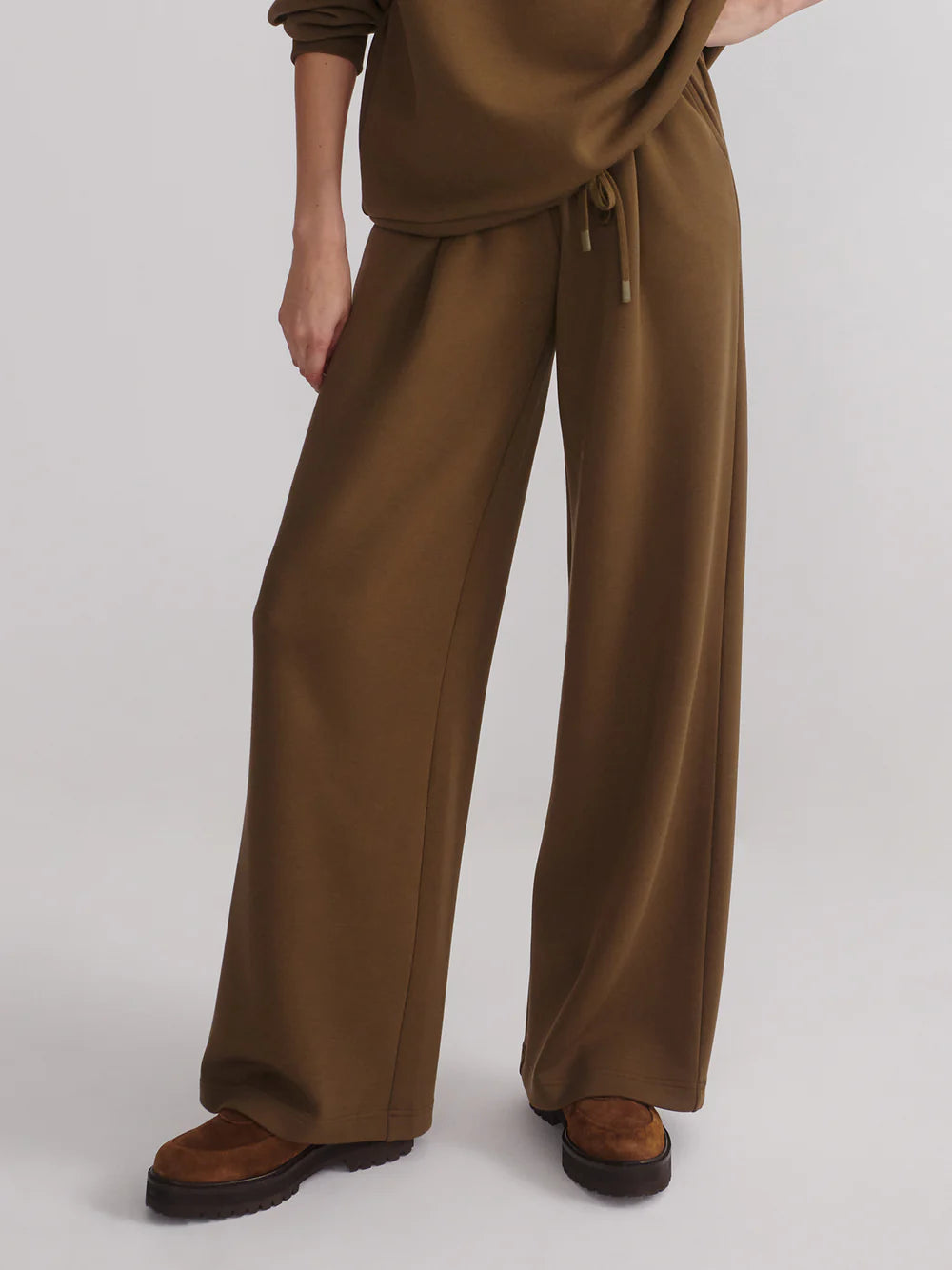 The Extra Wide Leg Pant 29.5 - Military Olive
