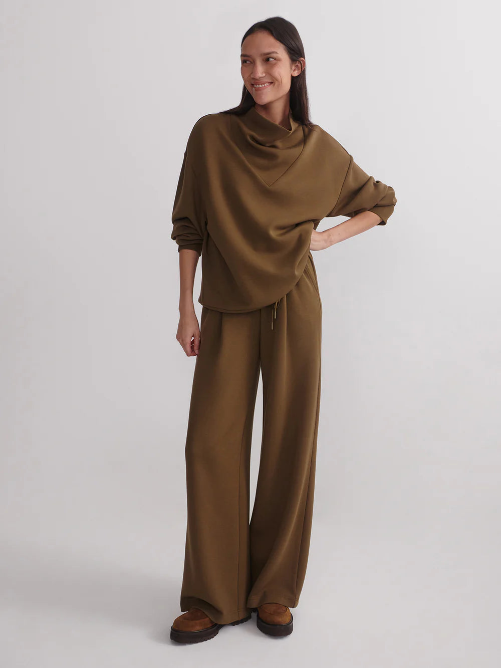 The Extra Wide Leg Pant 29.5 - Military Olive